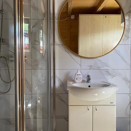 Land - Drewniany Na Wsi