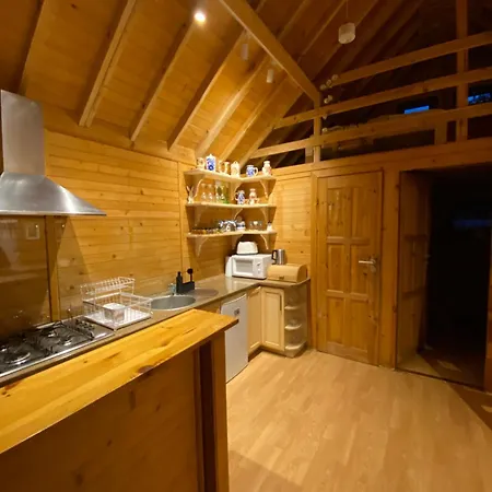 Land - Drewniany Na Wsi