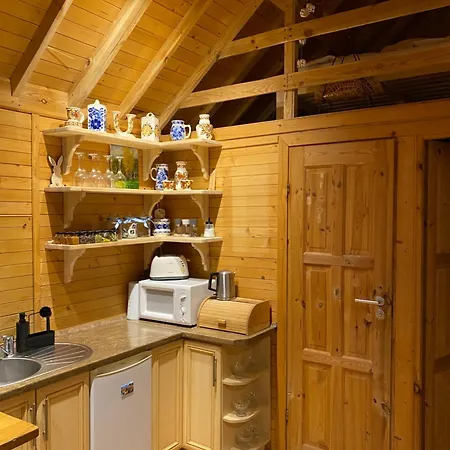 Land - Drewniany Na Wsi