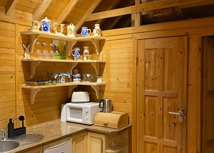 Land - Drewniany Na Wsi